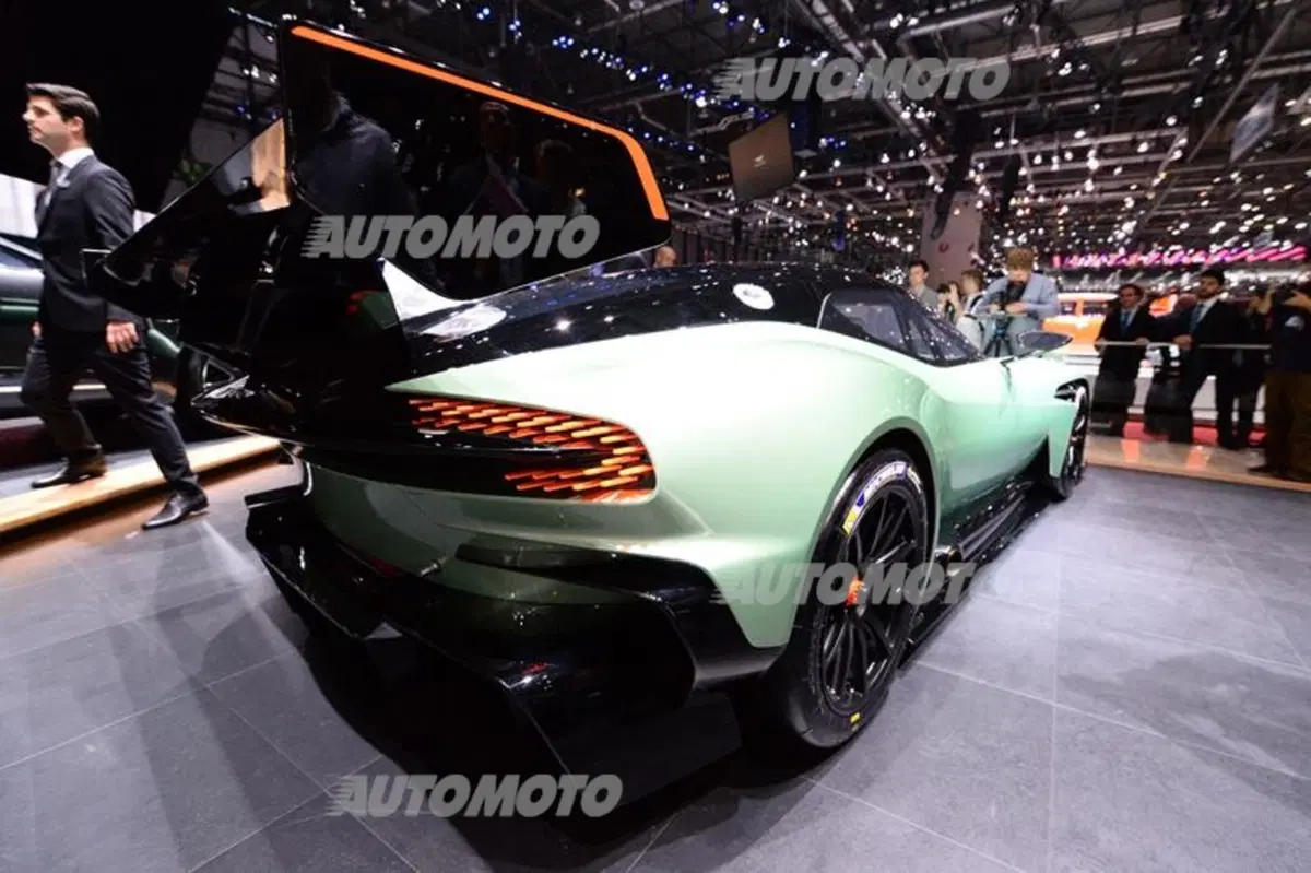 Salone di Ginevra 2015: tutte le supercar [Video] (19)