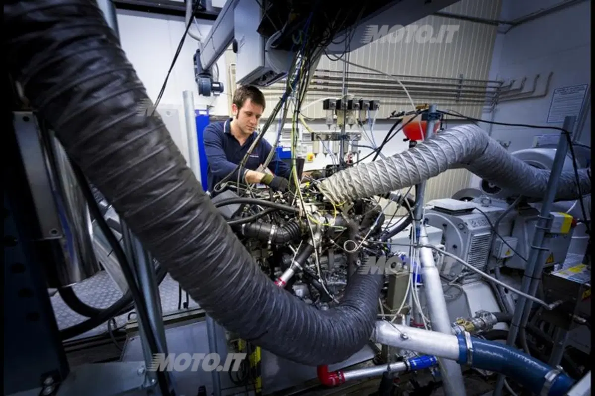 Nascono in Italia i diesel GM (8)