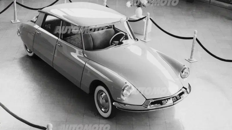Citroen DS, un'auto leggendaria (che salv&ograve; la vita a De Gaulle)