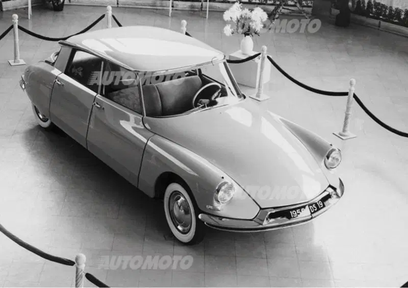 Citroen DS, un'auto leggendaria (che salv&ograve; la vita a De Gaulle)