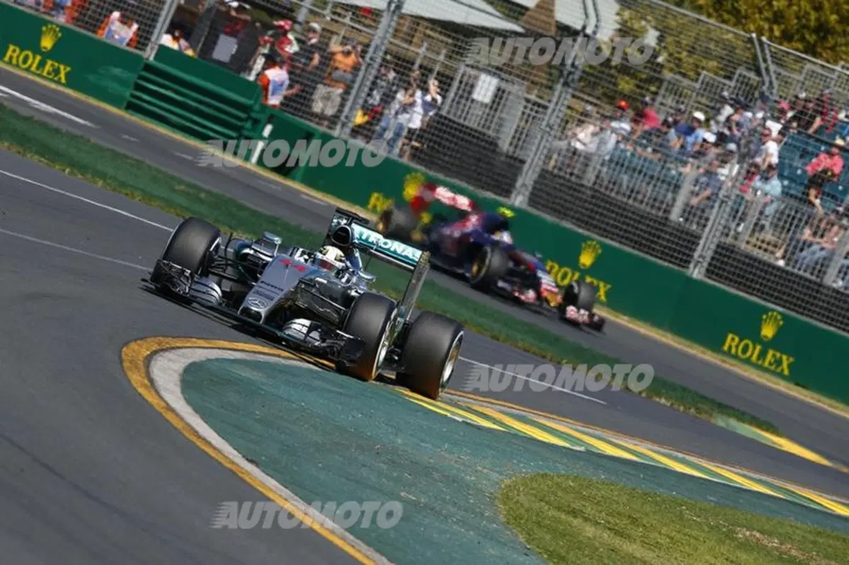 F1 2015, Australia, FP2: Rosberg domina il venerdì di Melbourne (3)
