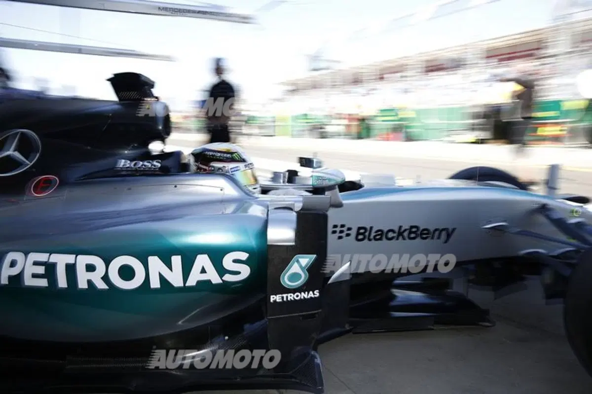 F1 2015, Australia, FP2: Rosberg domina il venerdì di Melbourne (19)