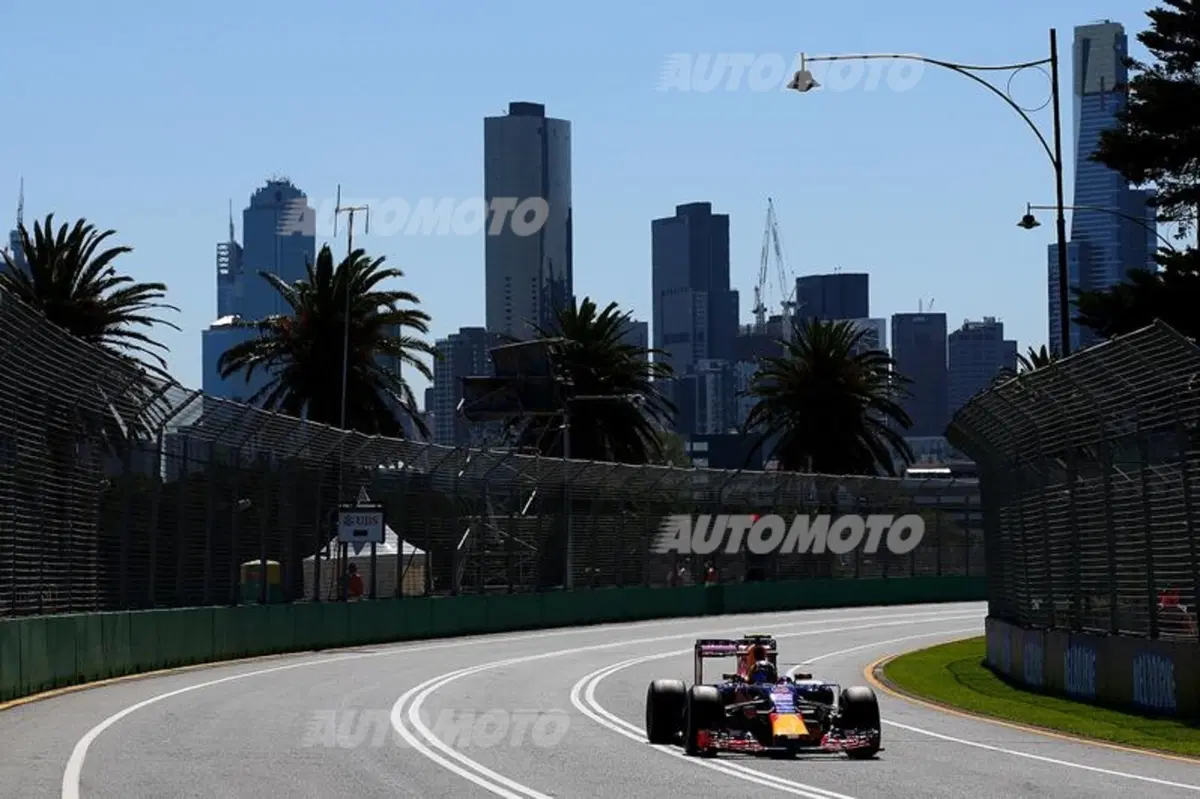 F1 2015, Australia, FP2: Rosberg domina il venerdì di Melbourne (28)