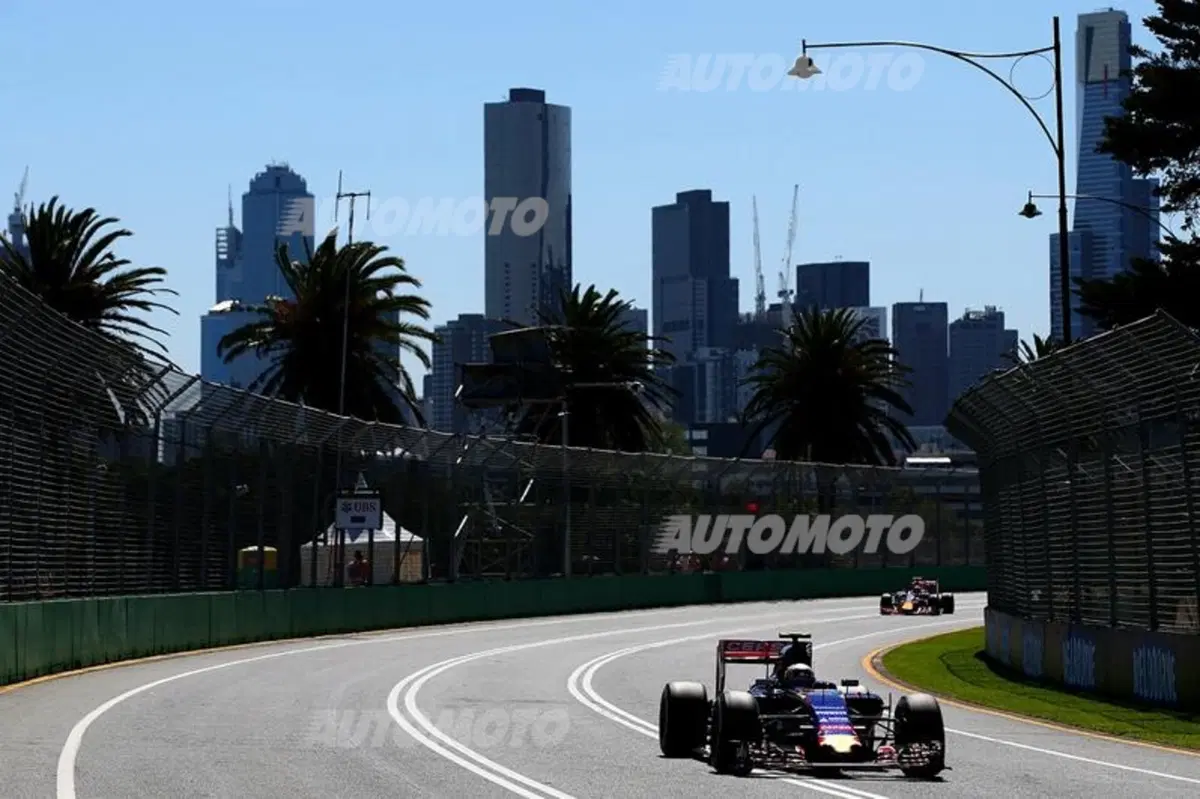 F1 2015, Australia, FP2: Rosberg domina il venerdì di Melbourne (31)