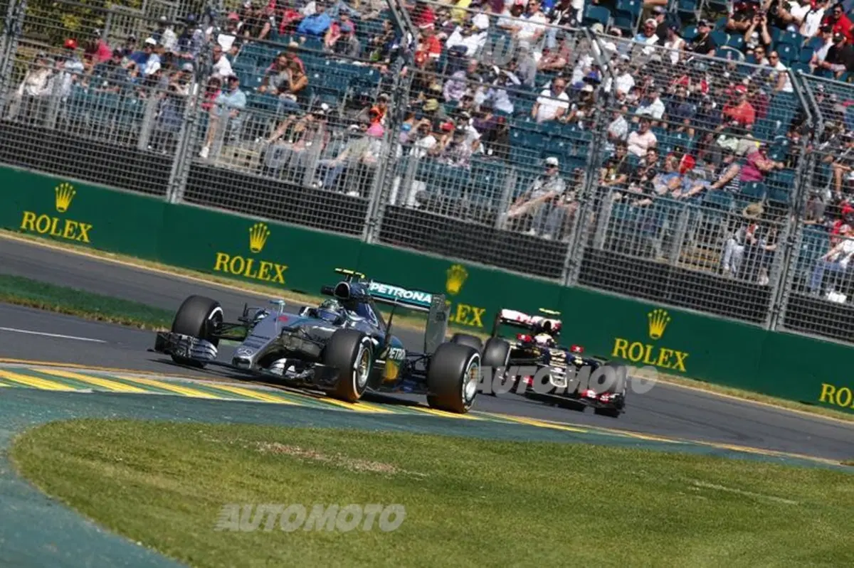 F1 2015, Australia, Qualifiche: Hamilton in pole. Quarta la Ferrari di Vettel (18)