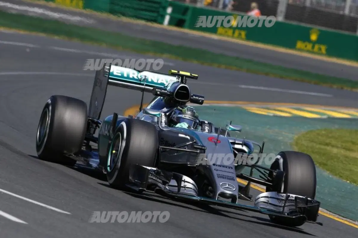 F1 2015, Australia, Qualifiche: Hamilton in pole. Quarta la Ferrari di Vettel (22)
