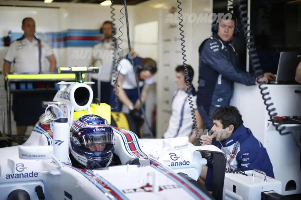 F1 2015, Australia, Qualifiche: Hamilton in pole. Quarta la Ferrari di Vettel (28)