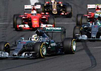 F1 2015, Australia: vince Lewis Hamilton davanti a Rosberg. Vettel sul podio!