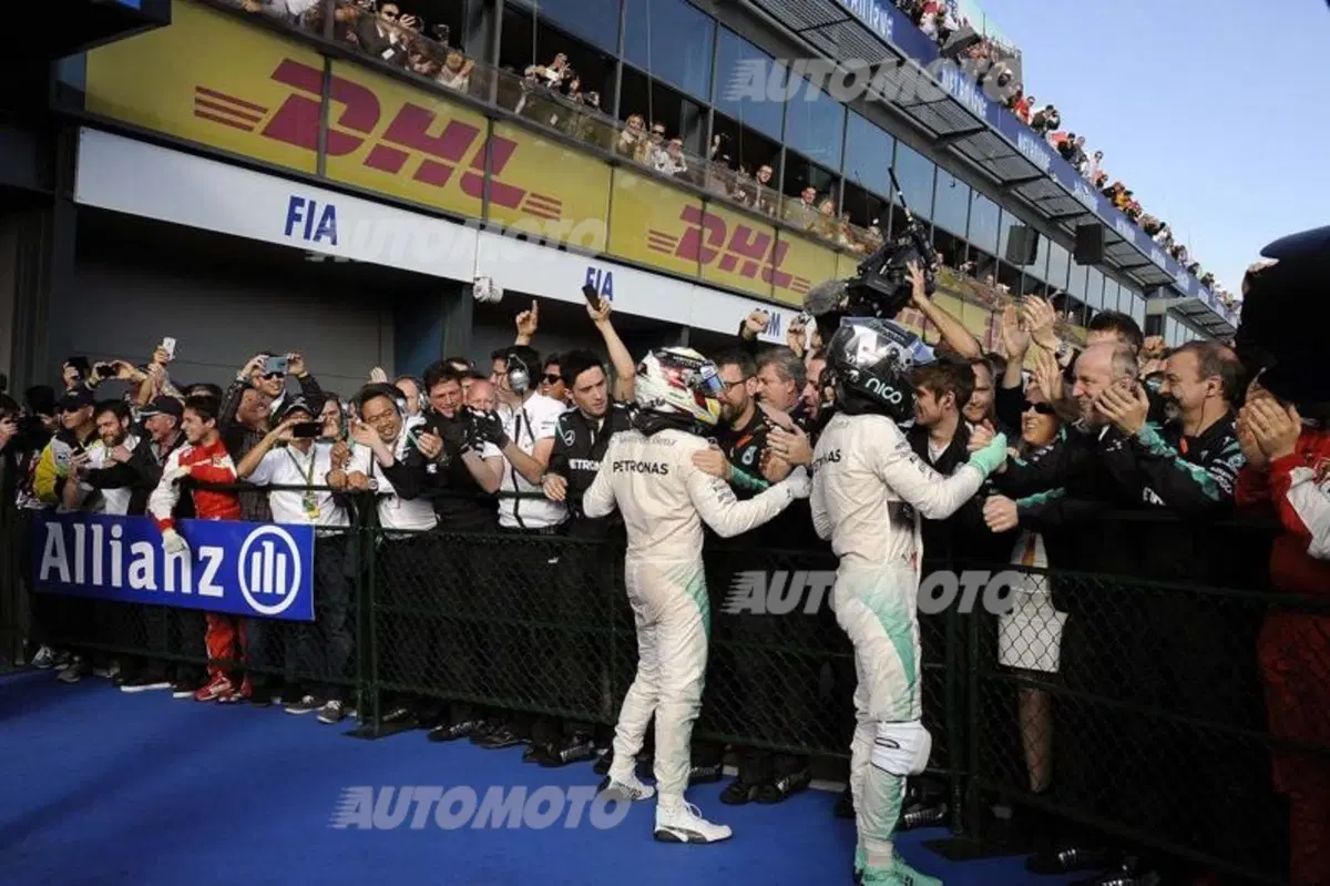F1 2015, Australia: vince Lewis Hamilton davanti a Rosberg. Vettel sul podio! (7)