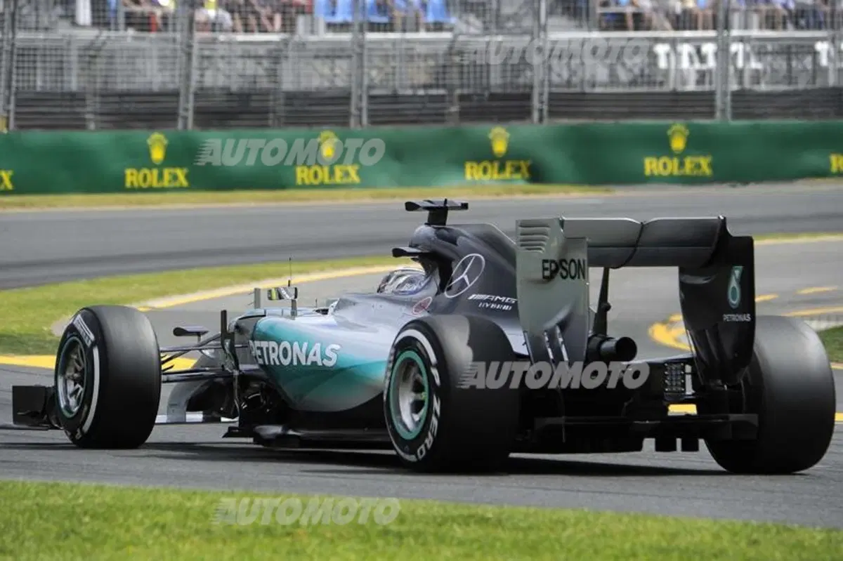 F1 2015, Australia: vince Lewis Hamilton davanti a Rosberg. Vettel sul podio! (66)