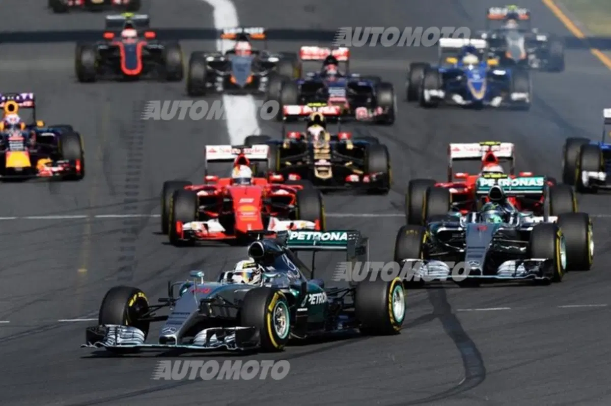 F1 2015, Australia: c'è del ridicolo nello schieramento di partenza. E non solo