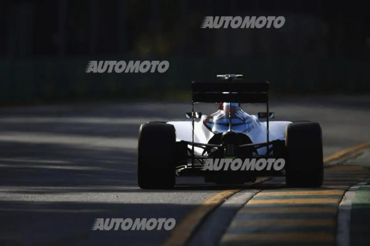 F1 2015, Australia: c'è del ridicolo nello schieramento di partenza. E non solo (3)
