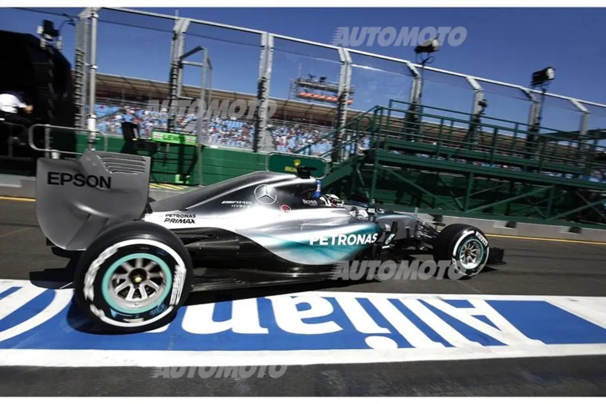 F1 2015, Australia: c'è del ridicolo nello schieramento di partenza. E non solo (12)