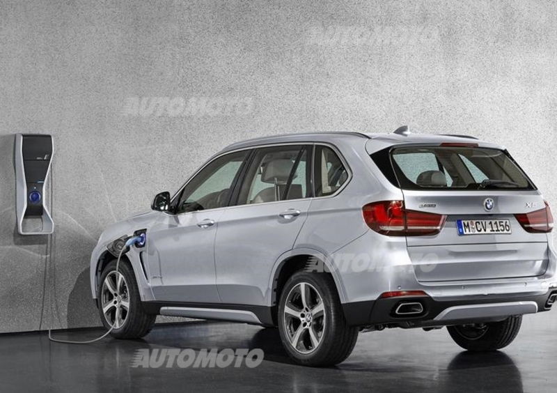 BMW X5 xDrive40e: ibrido plug-in da 313 CV