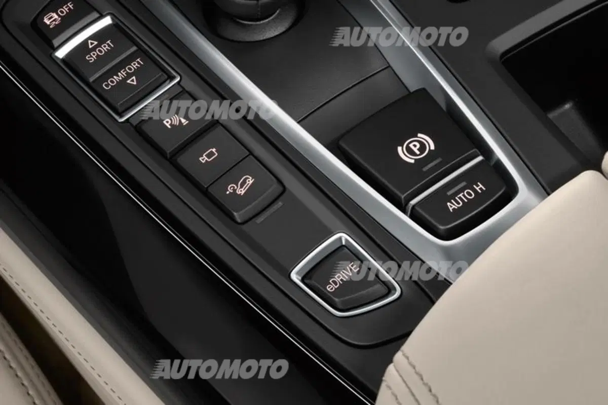 BMW X5 xDrive40e: ibrido plug-in da 313 CV (3)