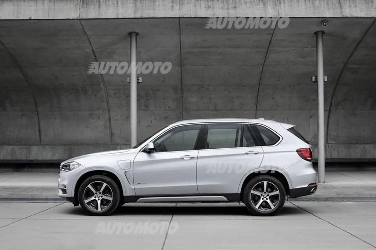 BMW X5 xDrive40e: ibrido plug-in da 313 CV (7)