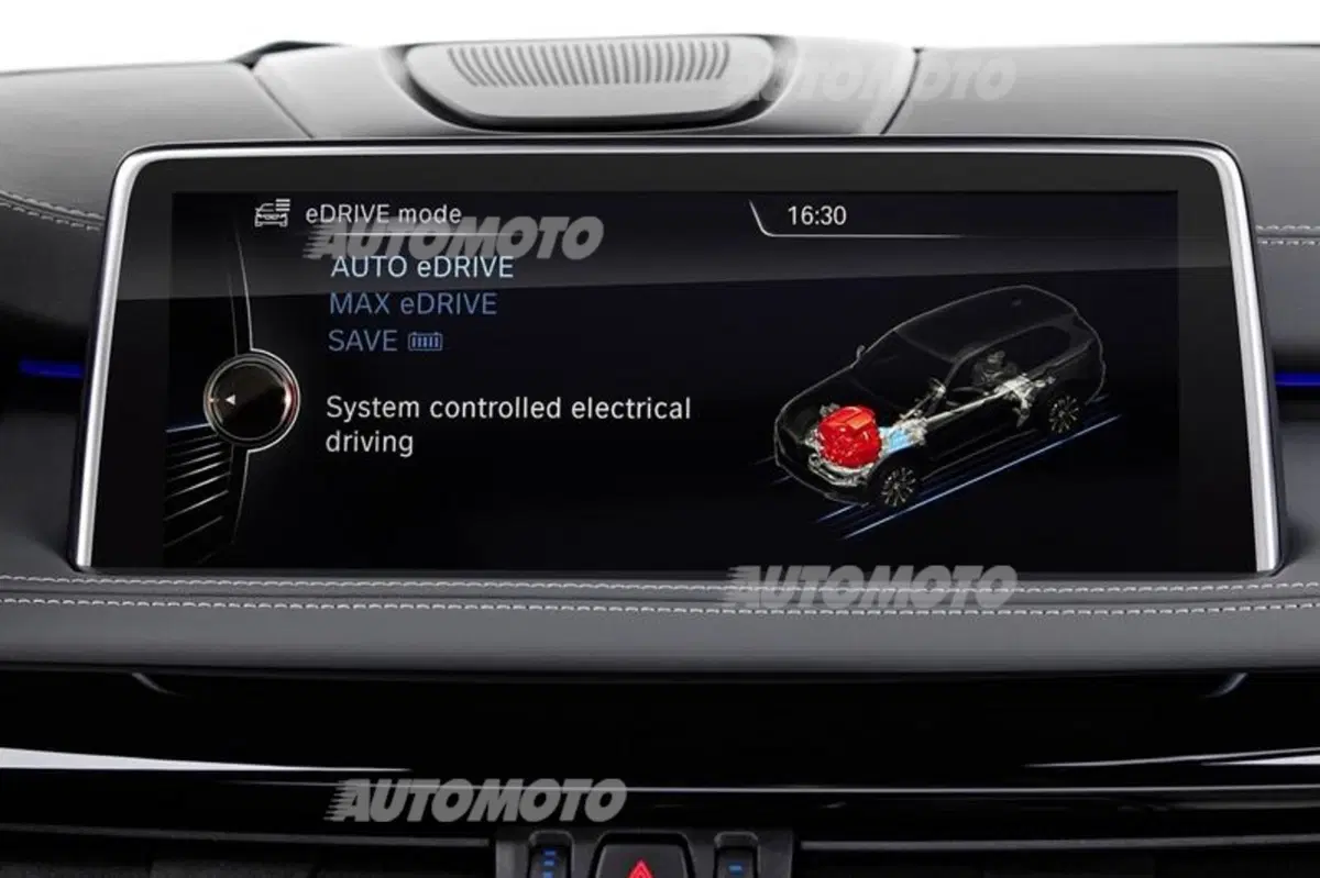 BMW X5 xDrive40e: ibrido plug-in da 313 CV (13)