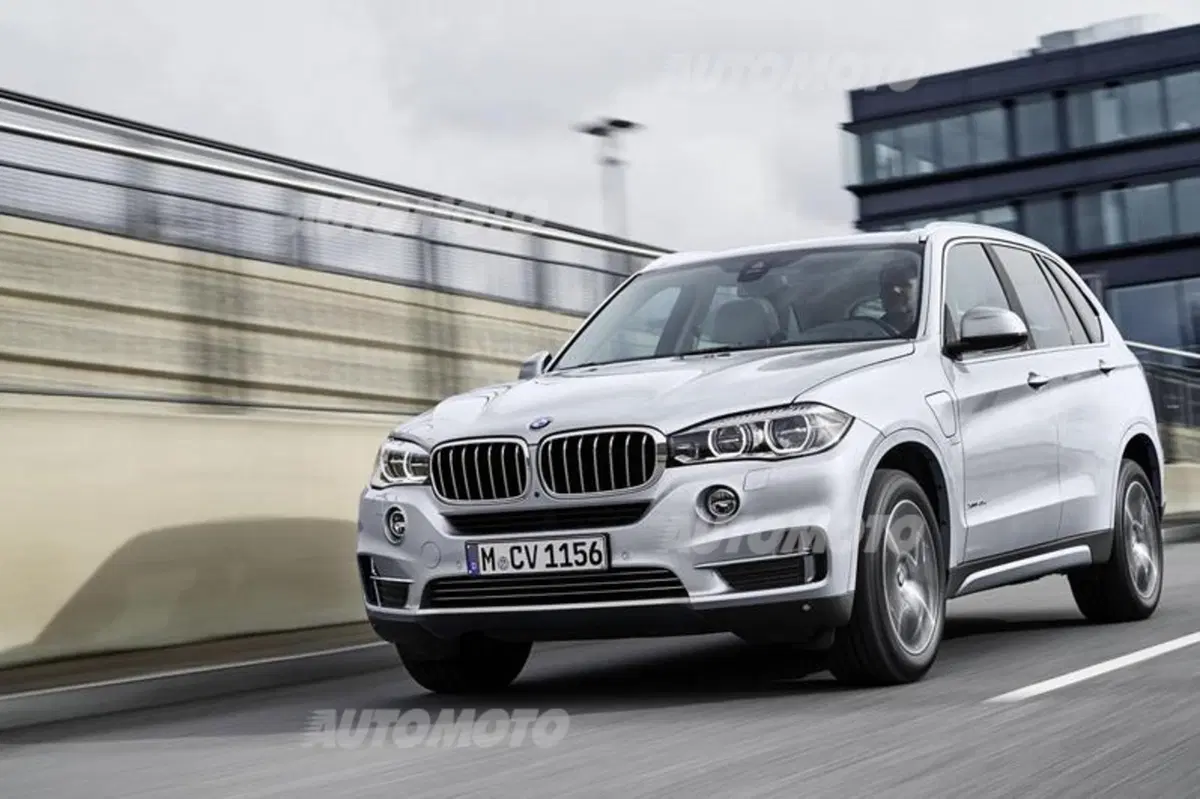 BMW X5 xDrive40e: ibrido plug-in da 313 CV (25)