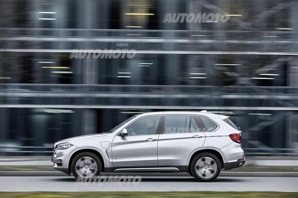 BMW X5 xDrive40e: ibrido plug-in da 313 CV (33)