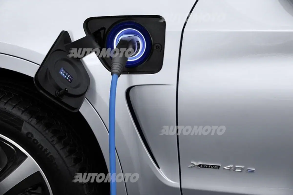 BMW X5 xDrive40e: ibrido plug-in da 313 CV (41)