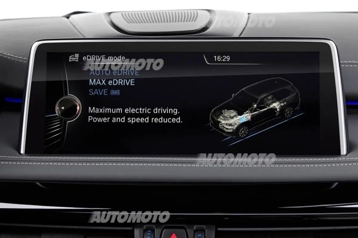 BMW X5 xDrive40e: ibrido plug-in da 313 CV (42)