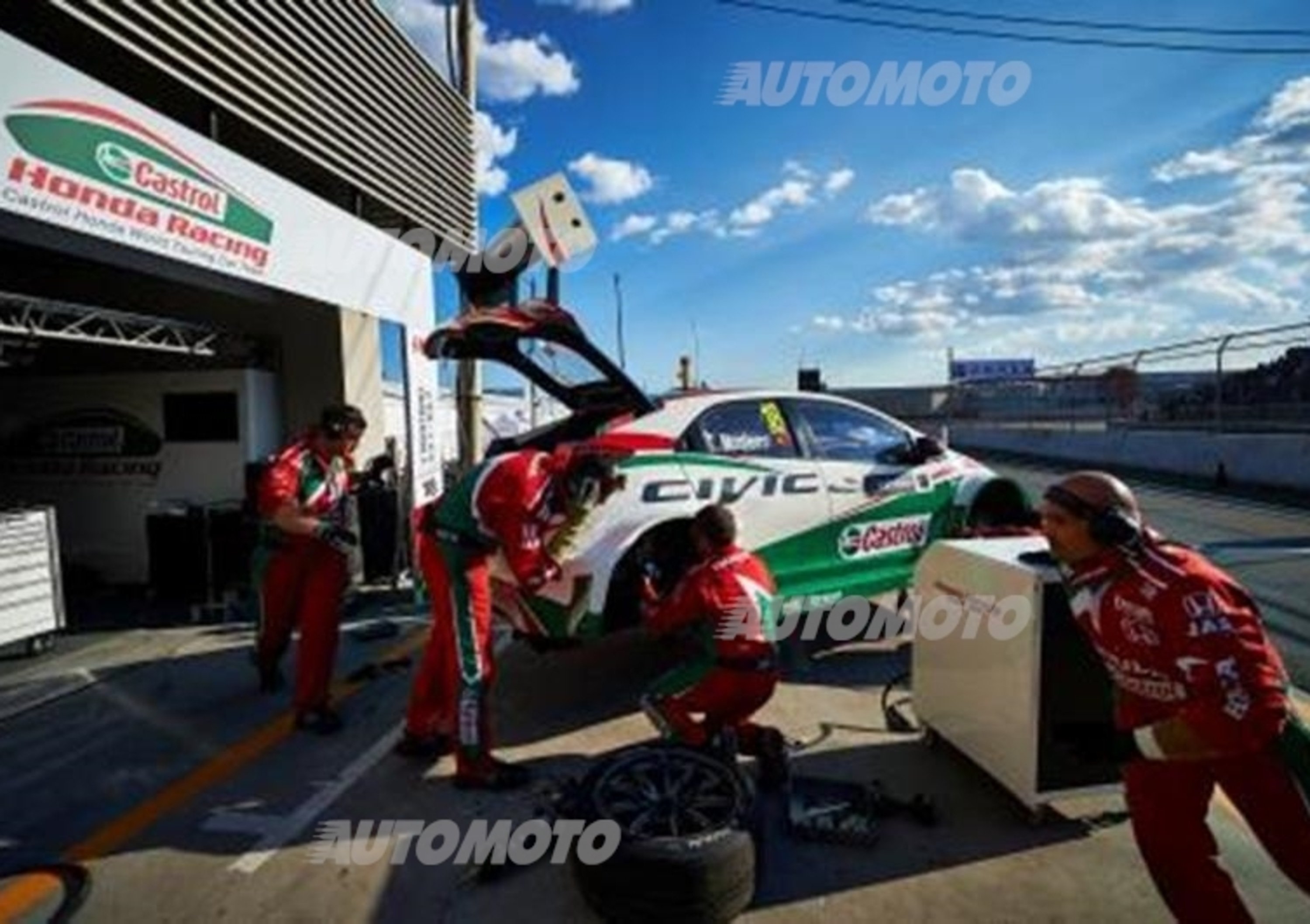 Vita da meccanico: un giorno nel team Castrol Honda WTCC
