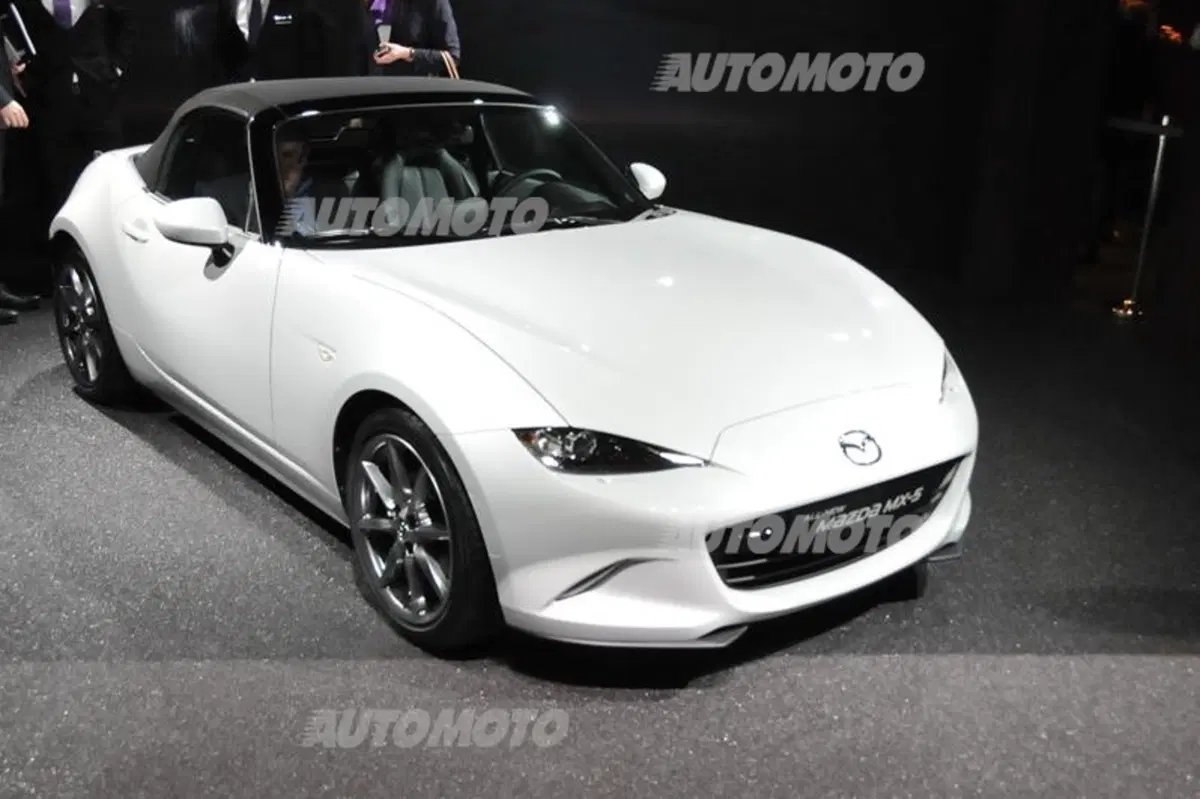 Maeda: «Ci sarà una Mazda RX-9? Disegnare una sportiva è il mio sogno» (2)