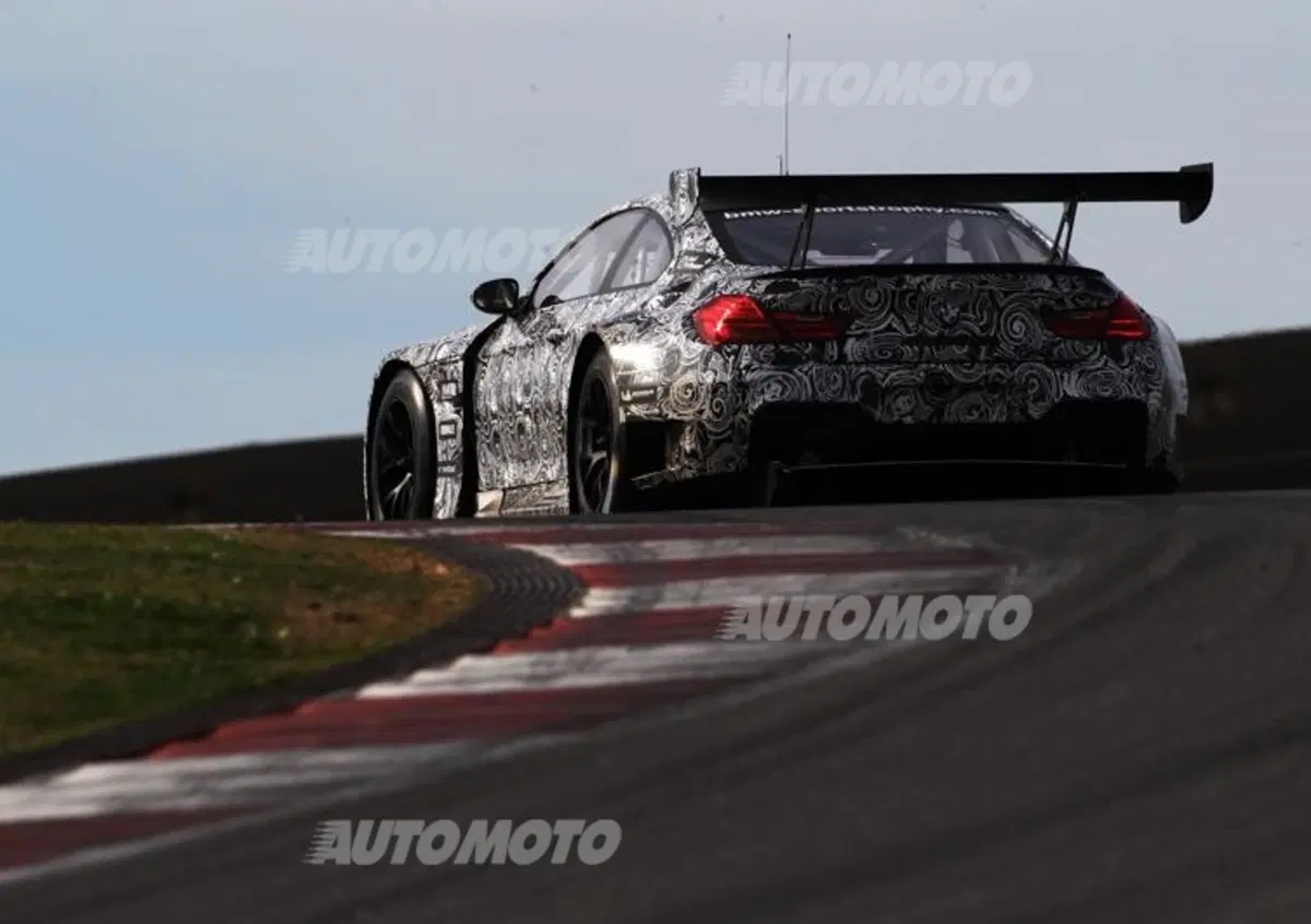 BMW M6 GT3: primi test per l'erede della Z4
