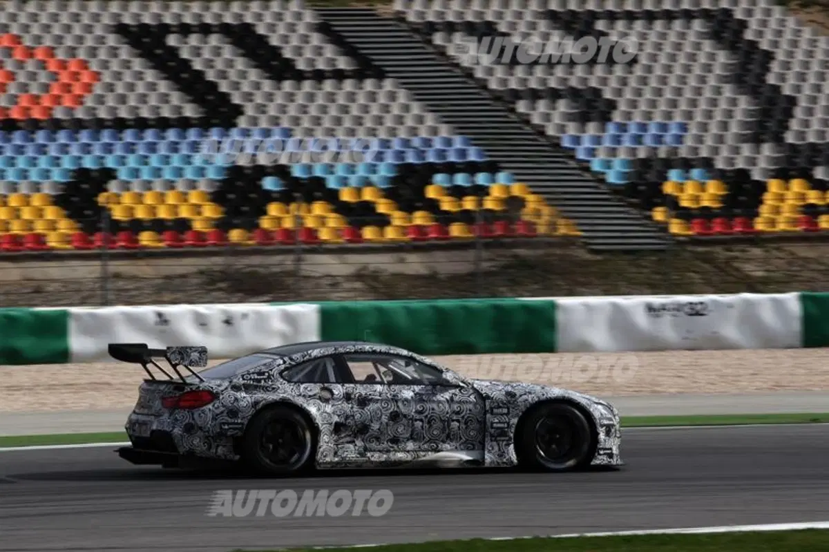 BMW M6 GT3: primi test per l'erede della Z4 (3)