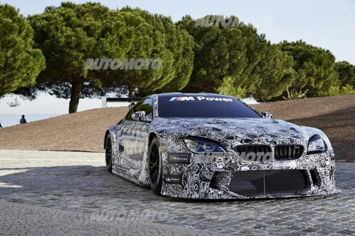 BMW M6 GT3: primi test per l'erede della Z4 (6)