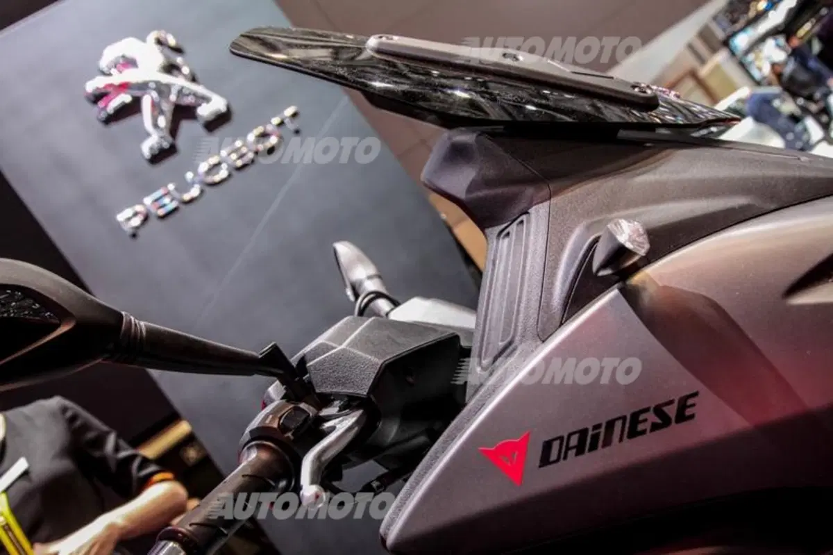Grasselli: «Peugeot Metropolis D-Air? Dainese porta l'airbag anche sugli scooter» (10)
