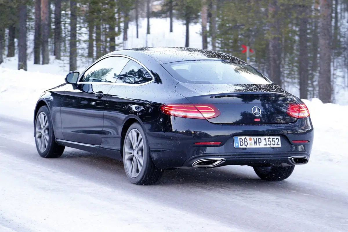 New images: Mercedes C-class Coupe Estate (2)