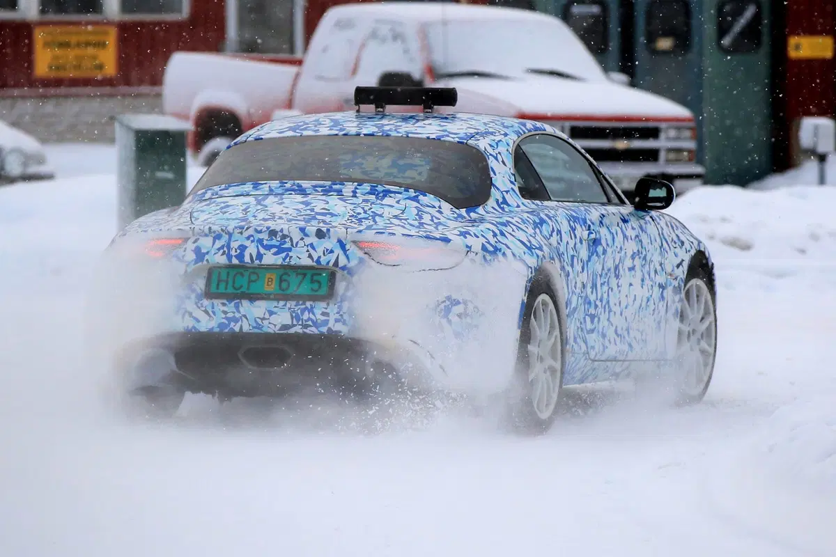 Avvistata la nuova Alpine durante i test (3)