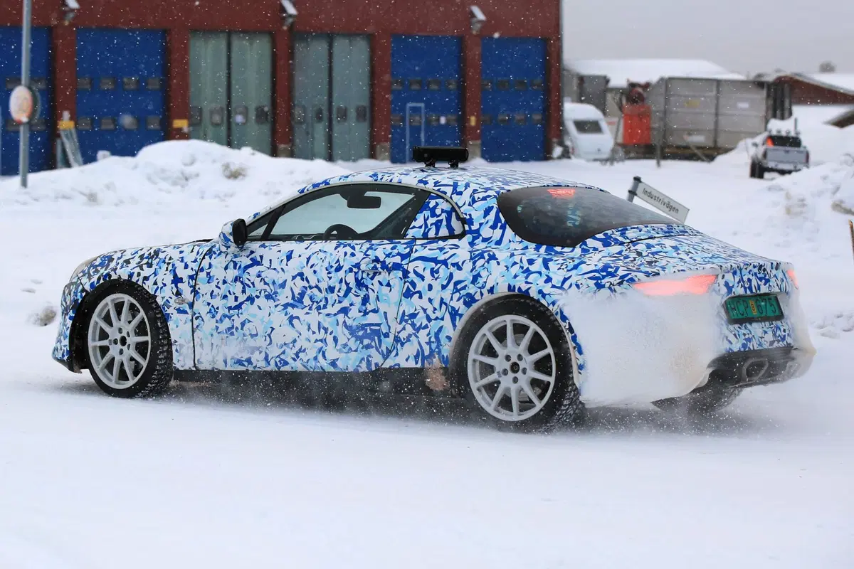 Avvistata la nuova Alpine durante i test (4)