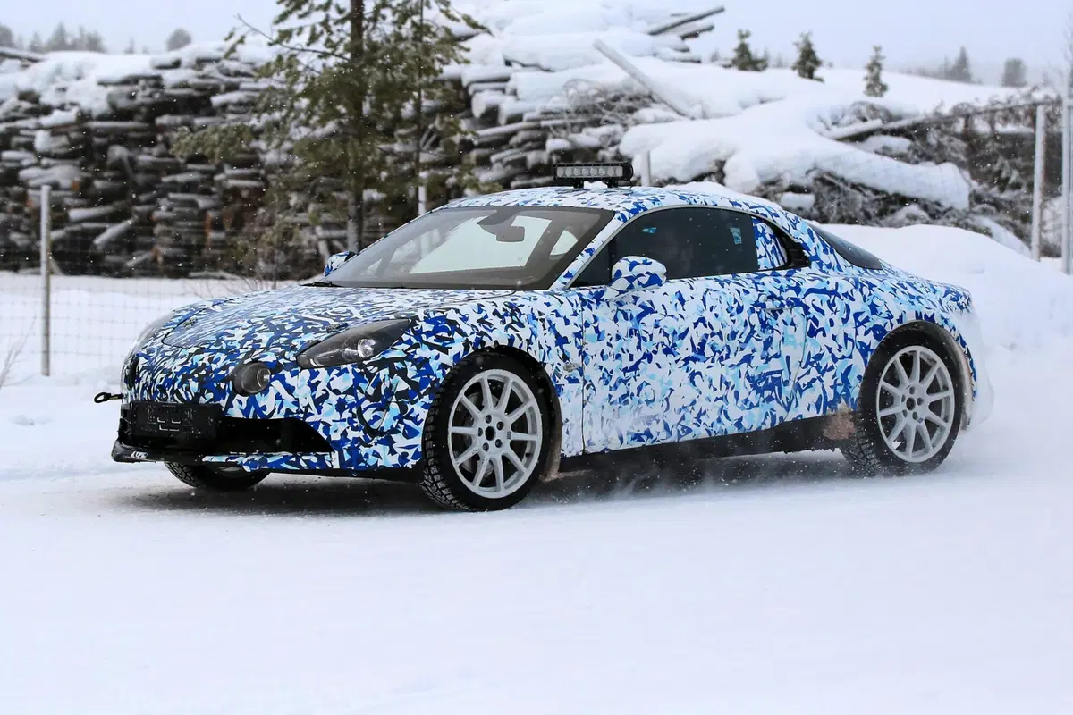 Avvistata la nuova Alpine durante i test (5)