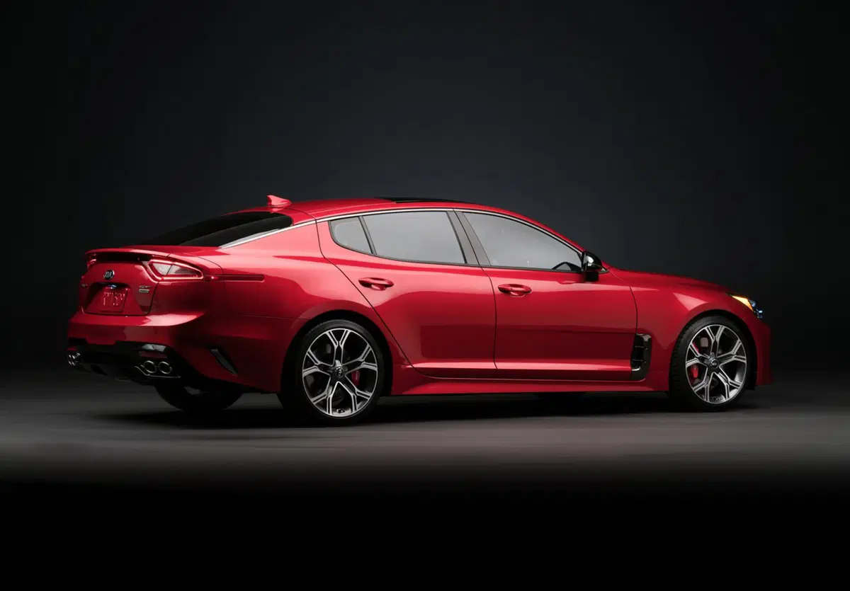 Stinger, arriva la Kia più potente di tutti i tempi. Prezzo? “Effetto wow” garantito (14)