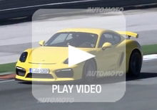 Porsche Cayman GT4: al limite in pista con Walter Röhrl