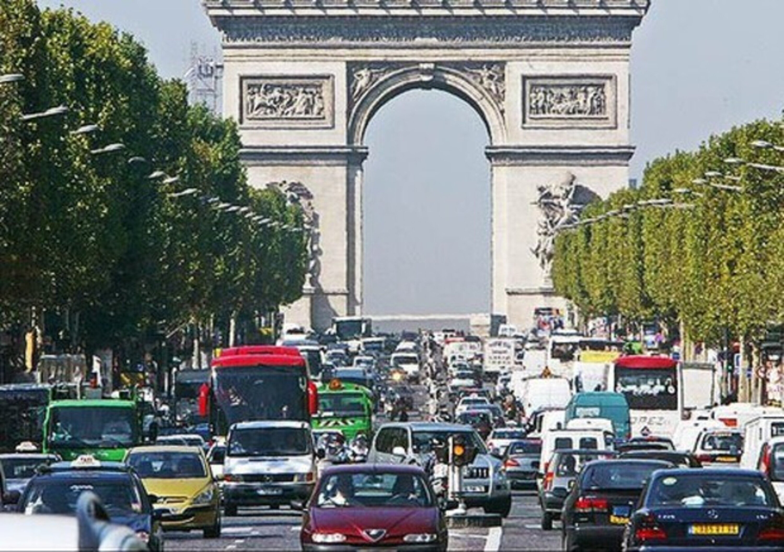 Parigi, arrivano i bollini anti-Diesel