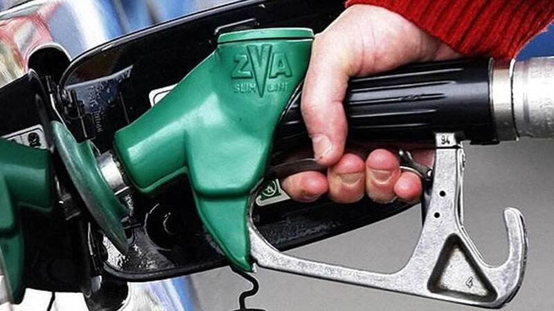 Carburanti: prezzi in calo, ripartono i consumi. Ma non sono buone notizie