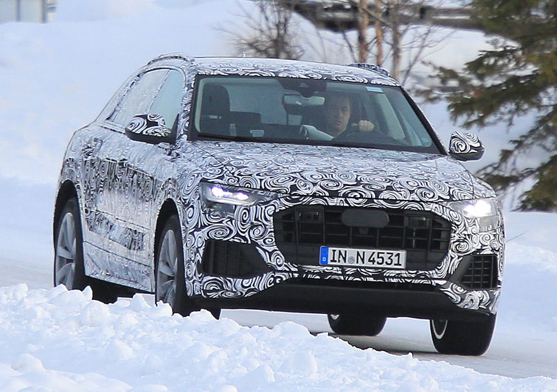 Audi Q8: arrivano nuove foto spia