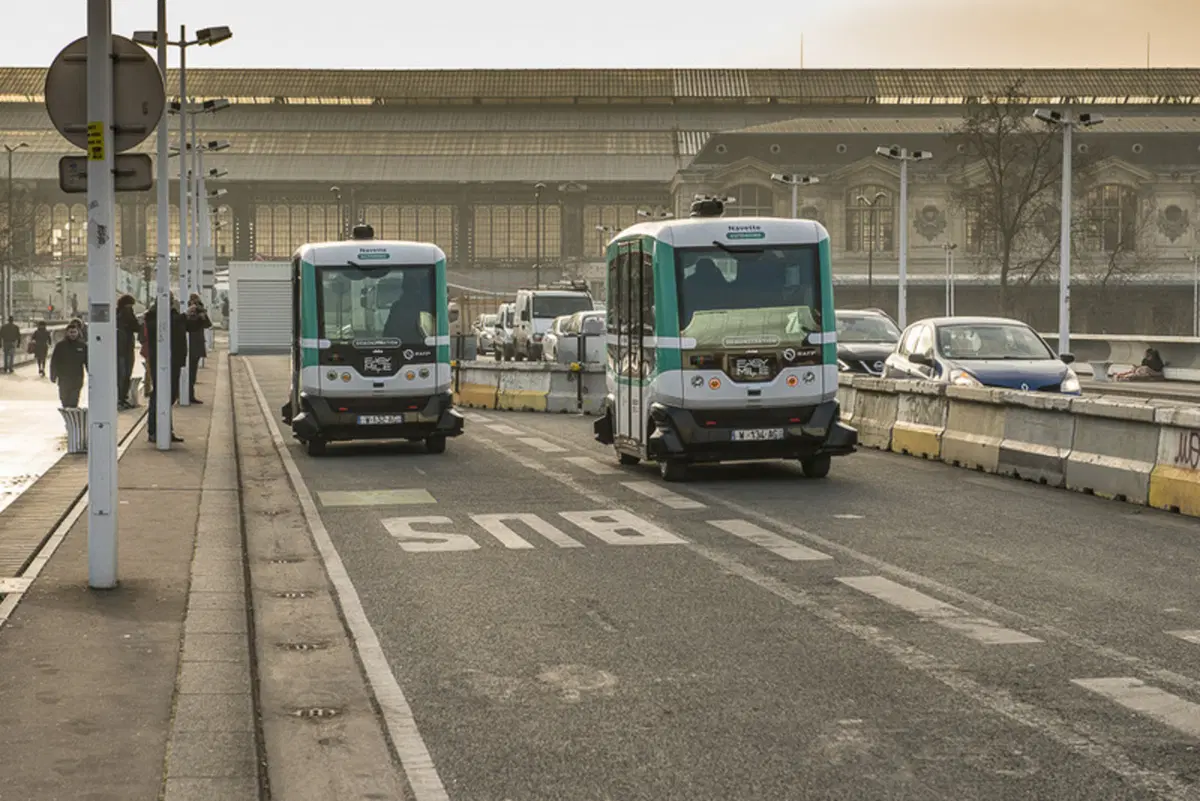 A Parigi arrivano i minibus a guida autonoma [Video] (2)