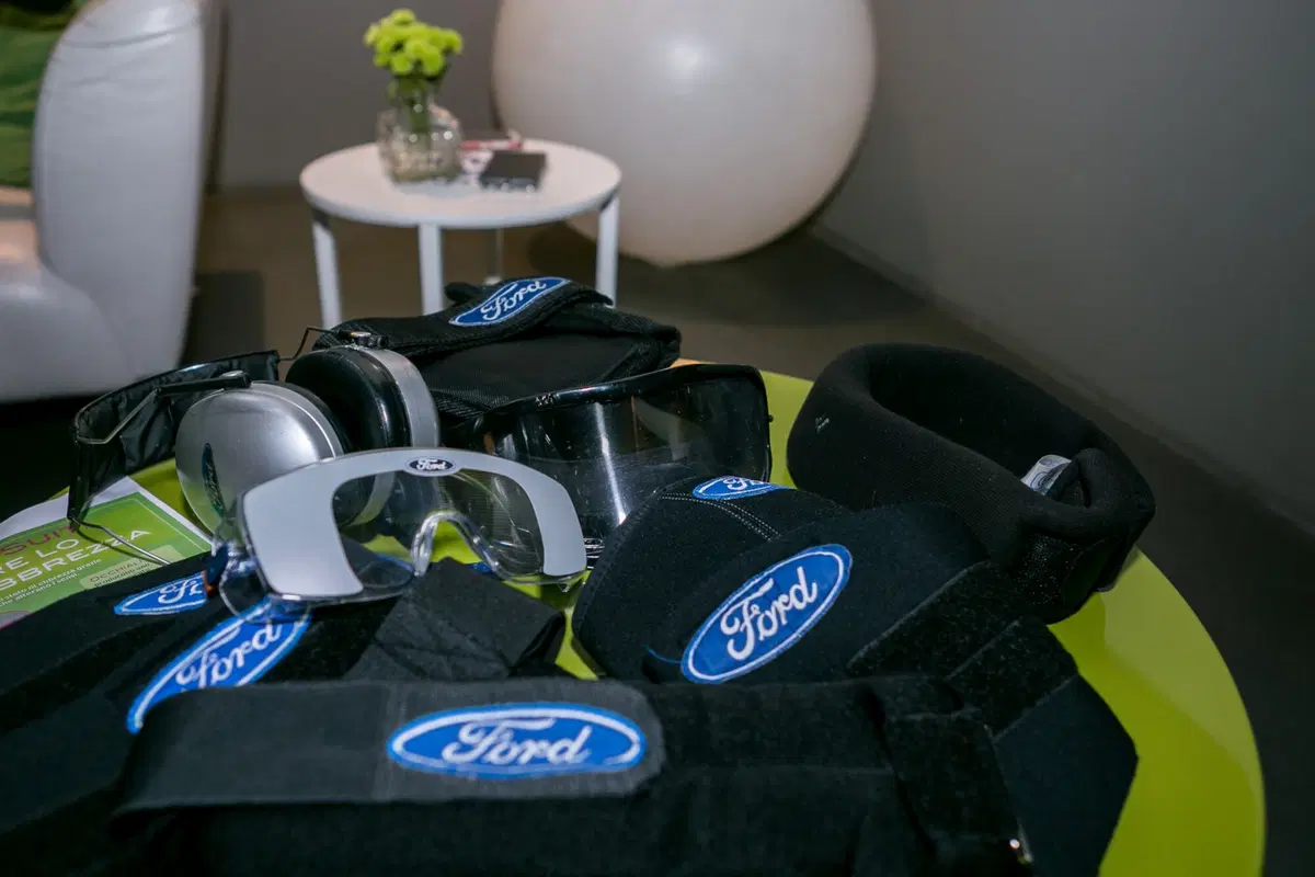 Esperienza sensoriale Ford per i giovani: capire se non si è in condizione di guidare (7)
