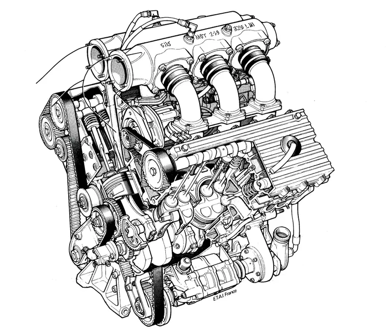 Lo spaccato consente di osservare chiaramente la struttura del V6 Renault e la disposizione degli organi interni. Per il comando della distribuzione bialbero si impiegava un sistema a cinghia dentata. Le bielle avevano il fusto con sezione ad H rovesciata e le canne dei cilindri erano riportate in umido