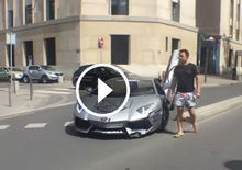 Incidente con la Lamborghini: lui la prende con filosofia [Video]