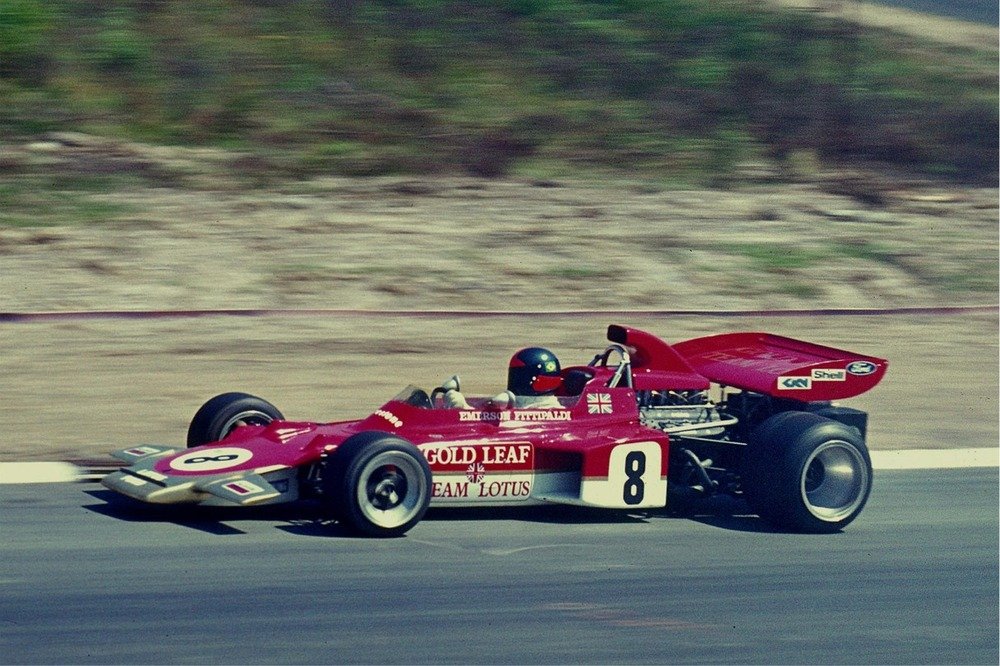 La Lotus fu il primo team ad adottare una marca di sigarette come sponsor. Era il 1968