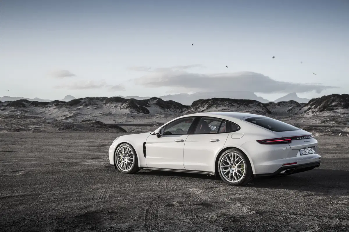 Porsche Panamera 4 E-Hybrid, figlia della 918 [Video primo test] (5)