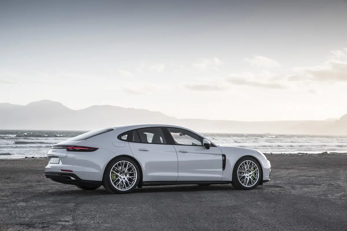 Porsche Panamera 4 E-Hybrid, figlia della 918 [Video primo test] (3)