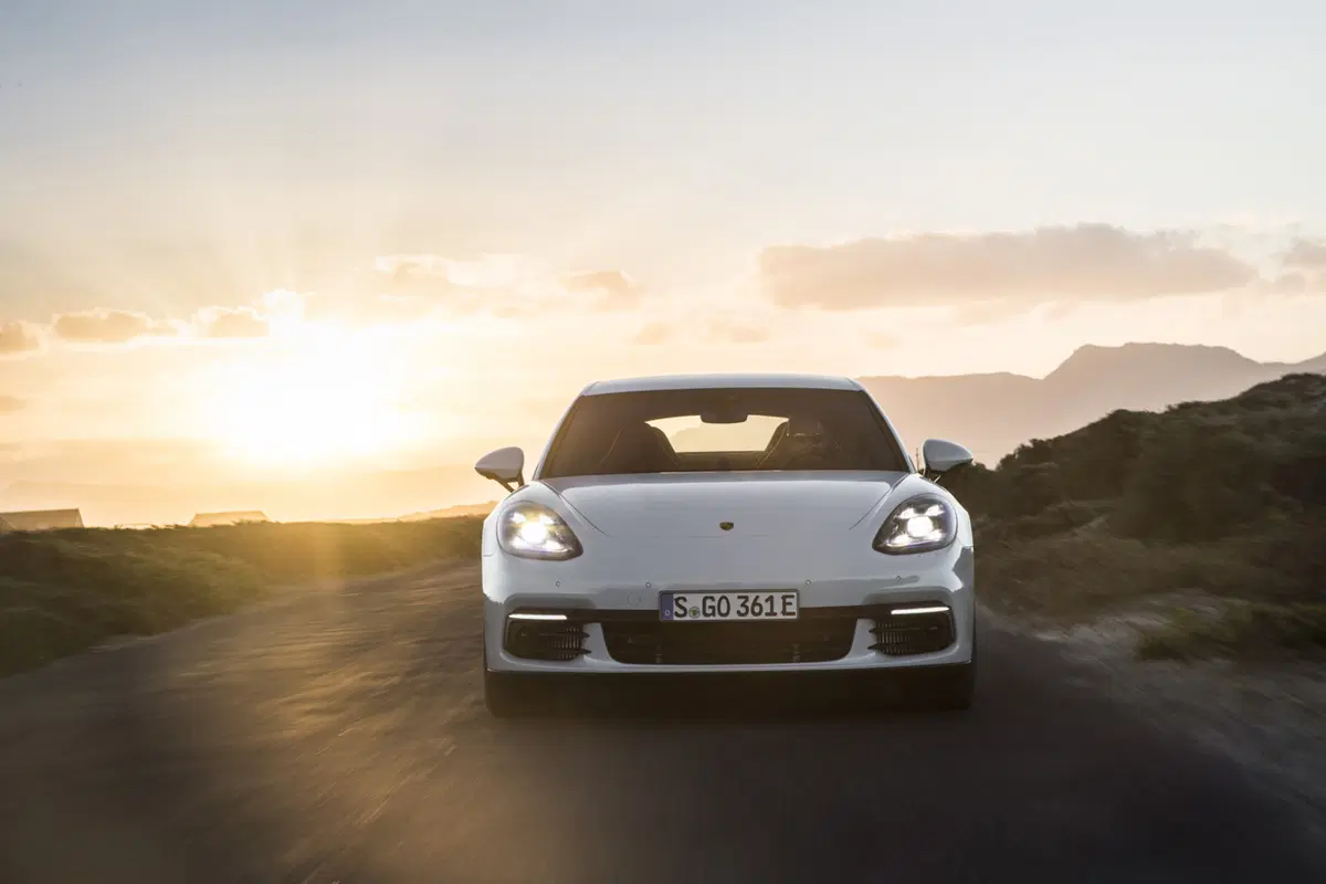 Porsche Panamera 4 E-Hybrid, figlia della 918 [Video primo test] (9)