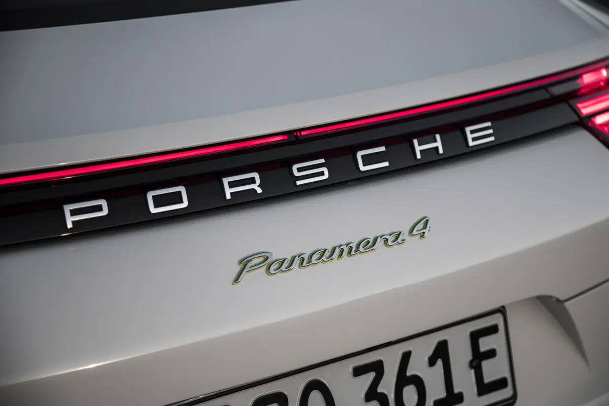 Porsche Panamera 4 E-Hybrid, figlia della 918 [Video primo test] (10)