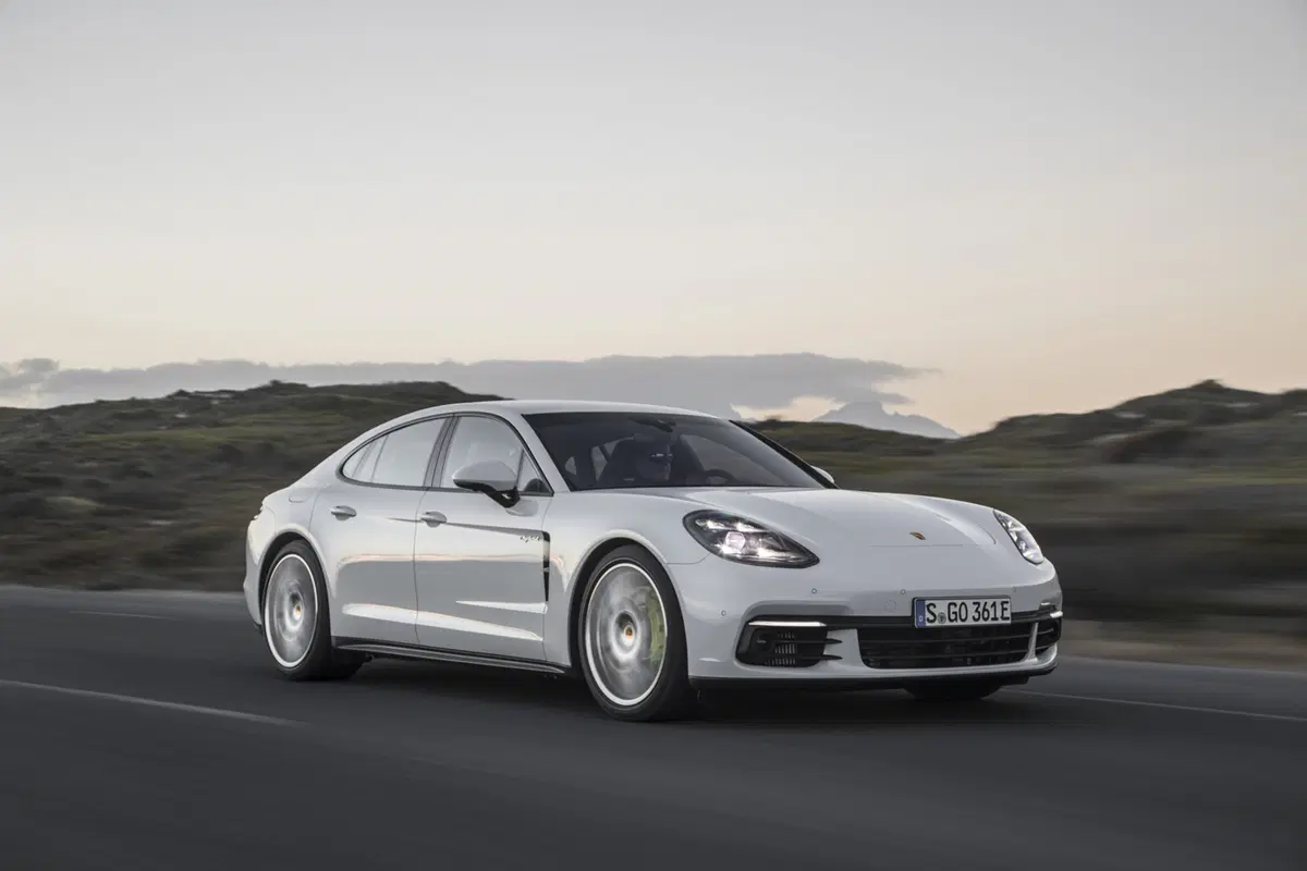 Porsche Panamera 4 E-Hybrid, figlia della 918 [Video primo test] (14)
